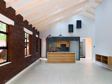 3 Bedroom Flat & Apartment