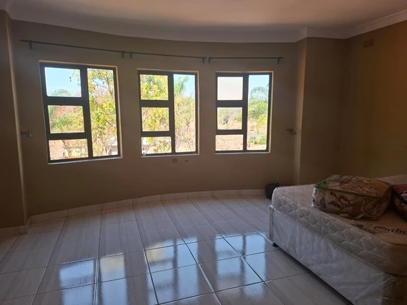 6 Bedroom House