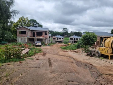 5 Bedroom Flat & Apartment