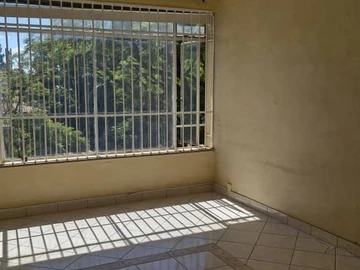 2 Bedroom Flat & Apartment