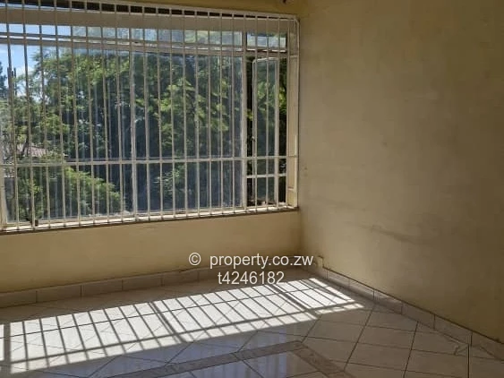Avenues 2 bed flat to rent
