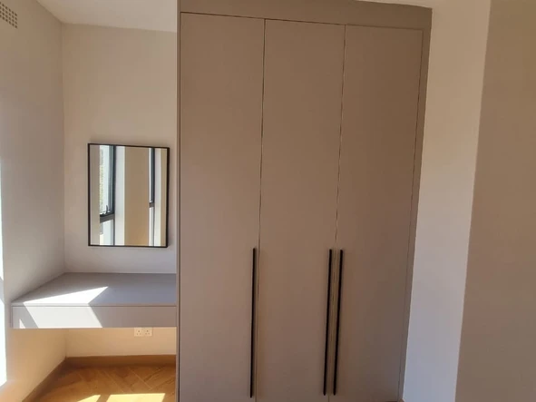 2 Bedroom Flat & Apartment