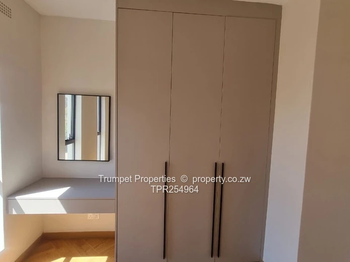 Stylish 2-Bed Glen Lorne Apt - Parquet, Brick Facade & Borehole