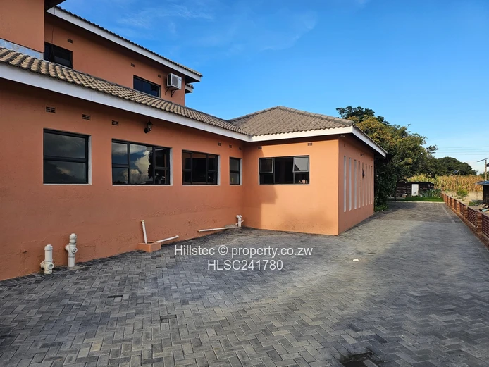 Spacious 4-Bed/4-Bath Arlington Home in Arlington with Borehole