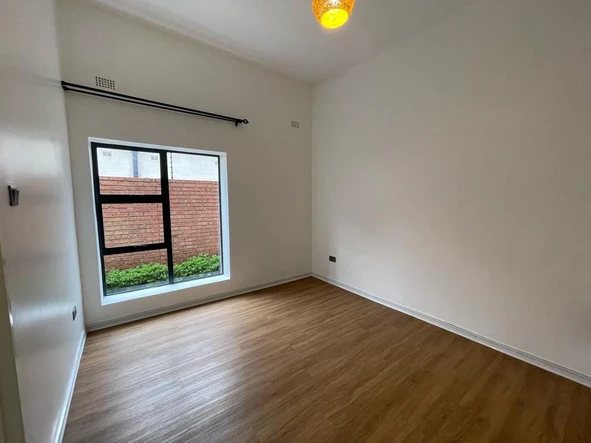 4 Bedroom Flat & Apartment