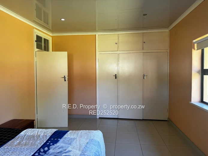Comfortable Family Living In Hillside!