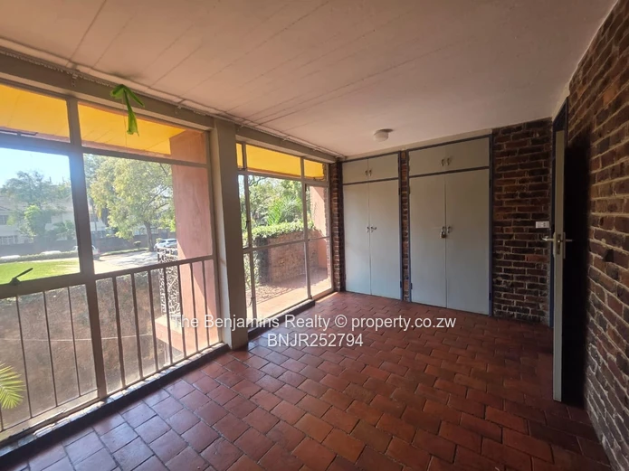 Garden Flat In Avenues
