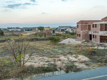 Stands & Residential Land