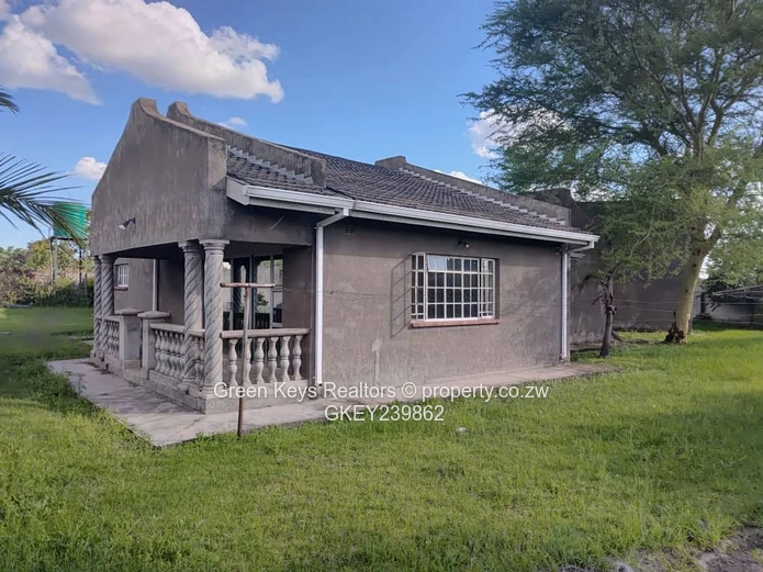 Solid, spacious, 5 beds house 