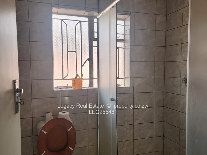 Solid Cottage with Borehole & Modern Kitchen — Zimre Park For Rent.