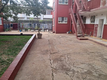 2 Bedroom Flat & Apartment