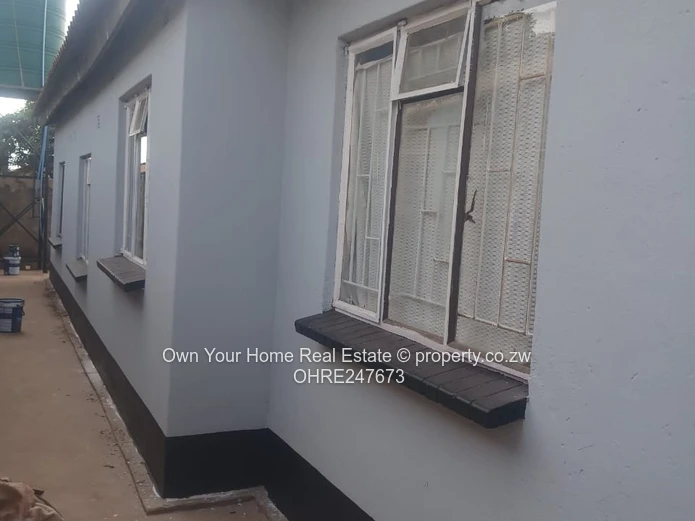Freshly Painted 4-Bed Home with Enclosed Yard in Sunningdale