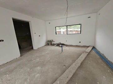 4 Bedroom Garden Flat