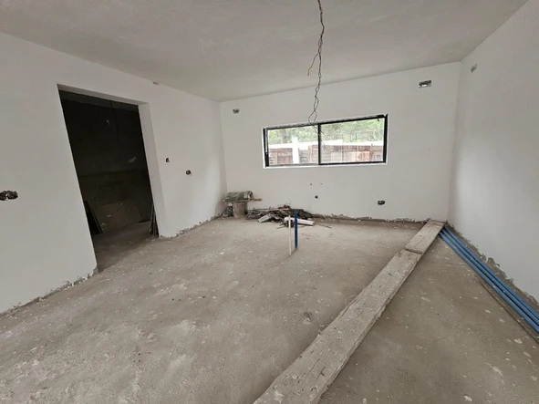 4 Bedroom Garden Flat