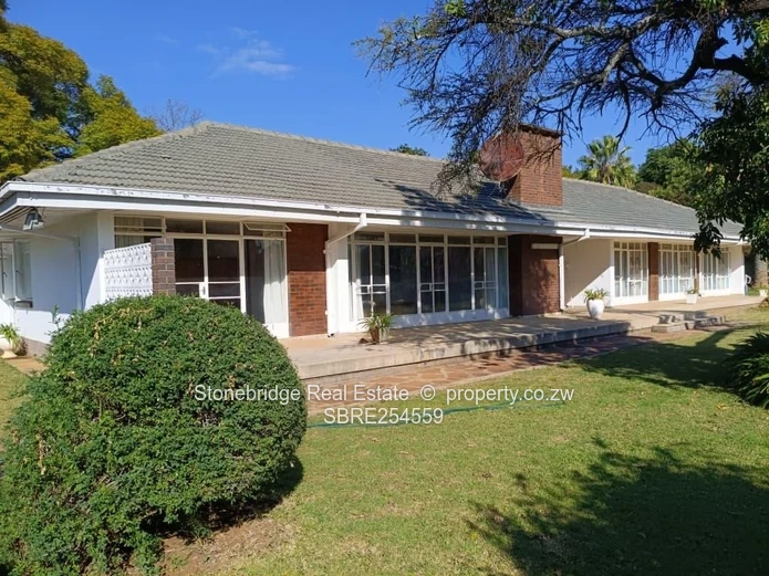 3 Bedroom House in Hillside For Sale