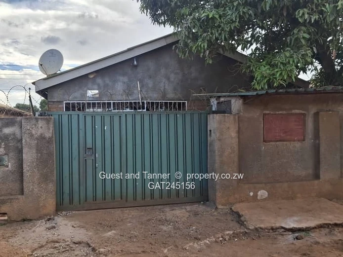 4 Bedroomed house For Sale In Dzivarasekwa Extension  (Sole Mandate)