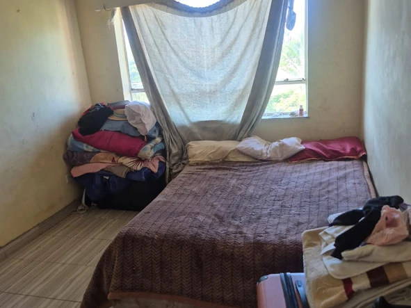 2 Bedroom Flat & Apartment