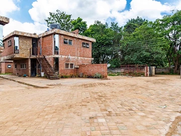 2 Bedroom Flat & Apartment