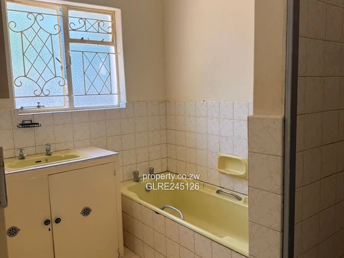 Spacious 5-Bed Greystone Park Home with Pool & Borehole