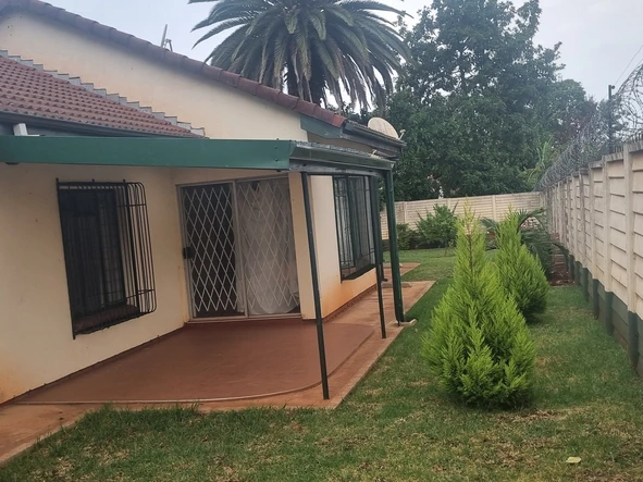 3 Bedroom Flat & Apartment