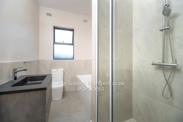 Modern, Luxury 4 Bedroomed Home in the New Up and Coming Area of Pomona  (Sole Mandate)