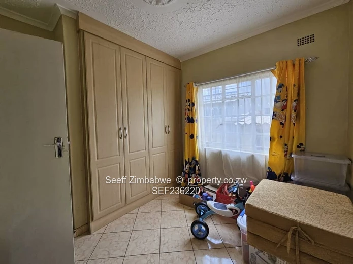 PRIME RENTAL OPPORTUNITY: Modern 3-Bedroom Home with Self-Sufficiency in Madokero Estate