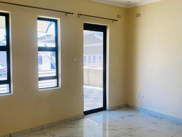 3 Bedroom Flat & Apartment