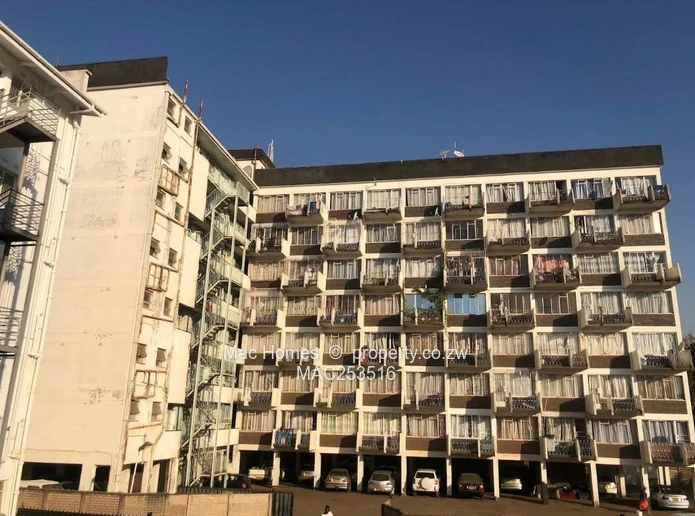 1 Bedroom Flat For Sale - Avenues