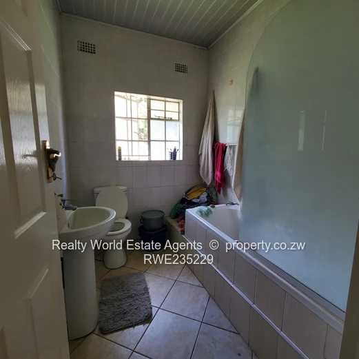 Newlands Garden Flat To Let