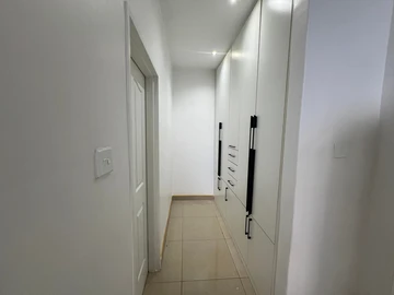 3 Bedroom Flat & Apartment