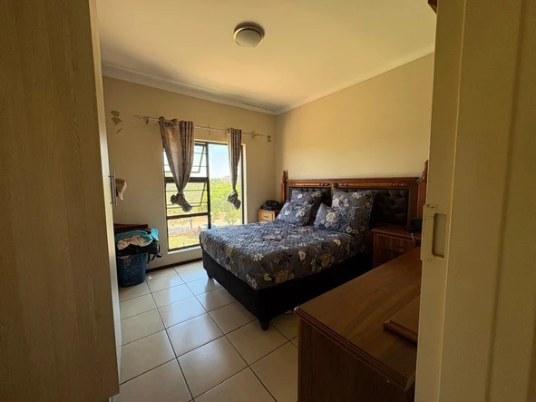 2 Bedroom Flat & Apartment