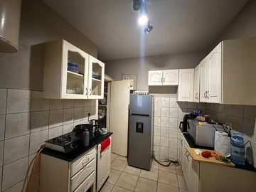 2 Bedroom Flat & Apartment