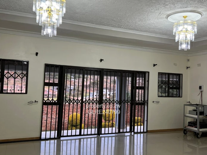 Lovely Modern 4-Bedroom House in Chishawasha