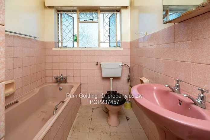 2 Bedroom Duplex with a garden (Sole Mandate)