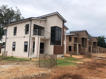 4 Bedroom Flat & Apartment