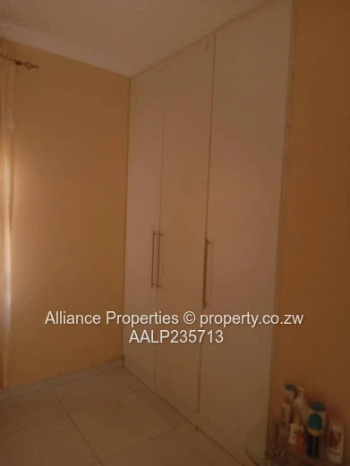 Luxurious 3-Bedroom En-Suite Cluster with Borehole in Prime Helensvale