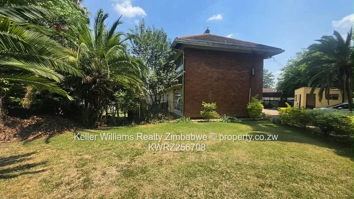 Avondale, Braemer Court