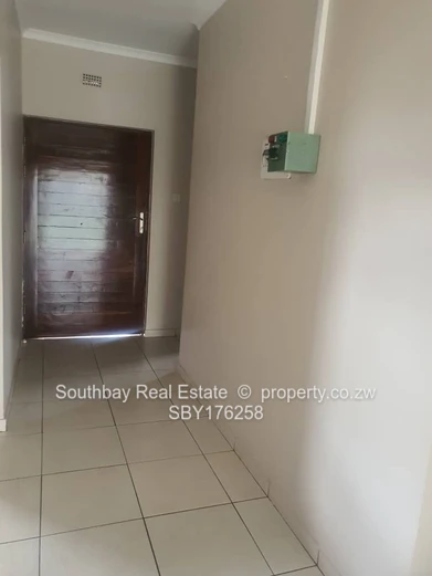 Elizabeth Windsor Gardens,3bed Garden Flat to let