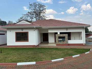 3 Bedroom Garden Flat