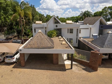 3 Bedroom Flat & Apartment