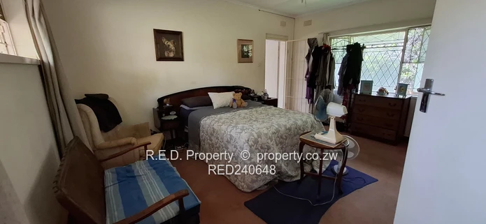 Add Your Touch to a Well-Positioned Family Home In Ilanda