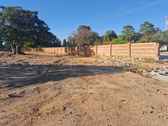 Greendale 530 m² Stand — Main Road Frontage, Municipal Water & Sewer