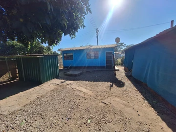 Charming 3-Bedroom Home with Cottage for Sale .
