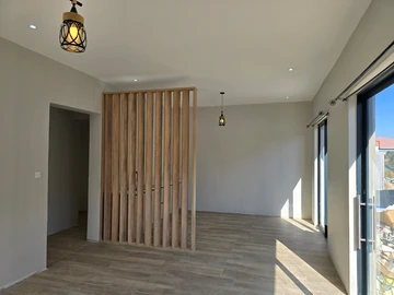 2 Bedroom Flat & Apartment