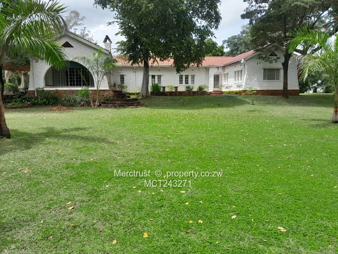 Lovely home on 3 acres! (Sole Mandate)