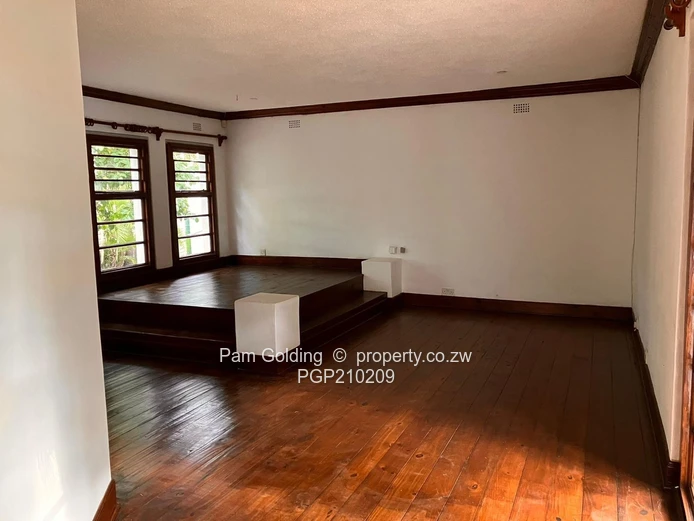 Charming Home - Ballantyne Park 