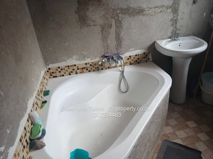 Modern 4-Bedroom House in Cherutombo Extension near Marondera