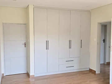 3 Bedroom Flat & Apartment