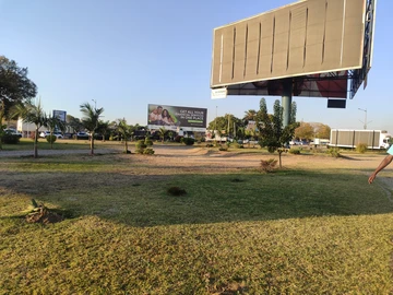 Commercial & Industrial Land