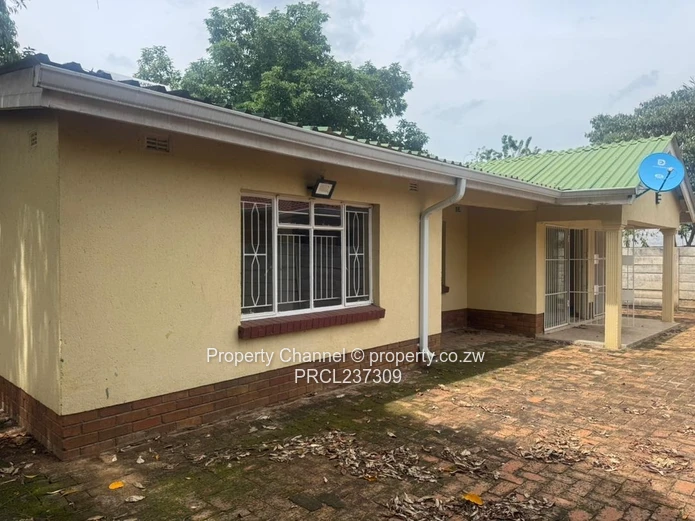 Spacious 3-Bed —Prime Location!